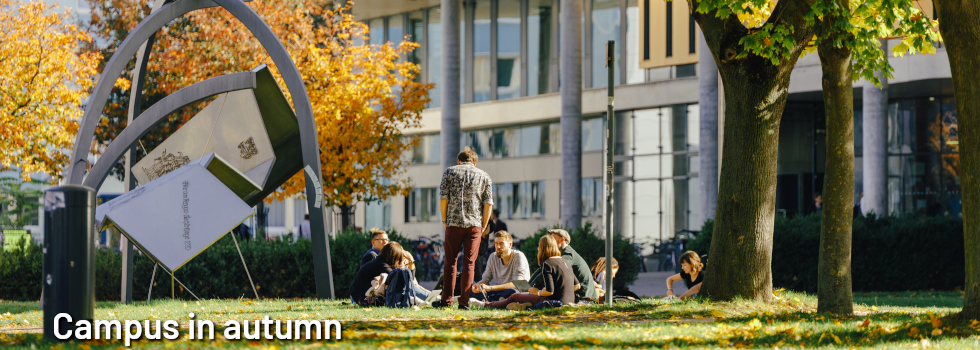 Header - Campus in autumn